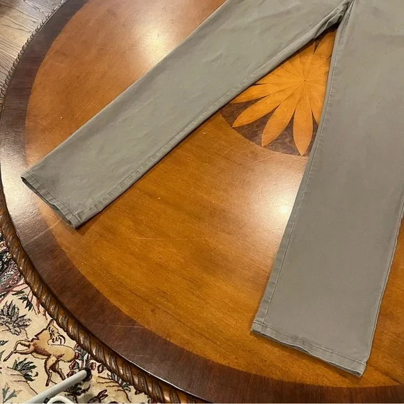 Vuori Men’s Collins Chino Pant Gray 30 Tailored Stretch Twill Sueded Cotton